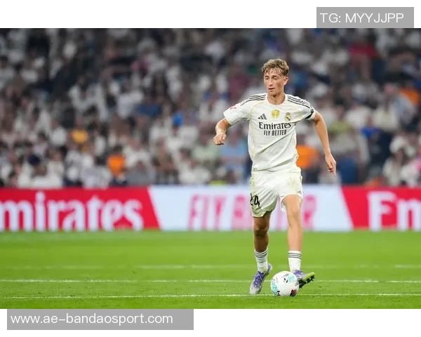 西班牙世界杯五大关键位置竞争白热化库巴西赫伊森争夺中卫名额