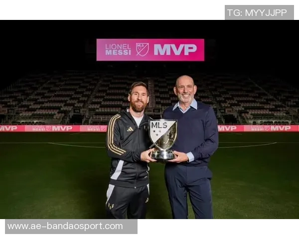 梅西双响助力球队季后赛首战胜利荣膺全场最佳毫无争议