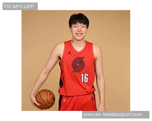 媒体人称杨瀚森在CBA锻炼出八块腹肌NBA教练建议他增加体重以适应比赛